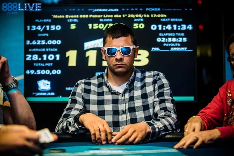 Un tavolo live di 888poker!