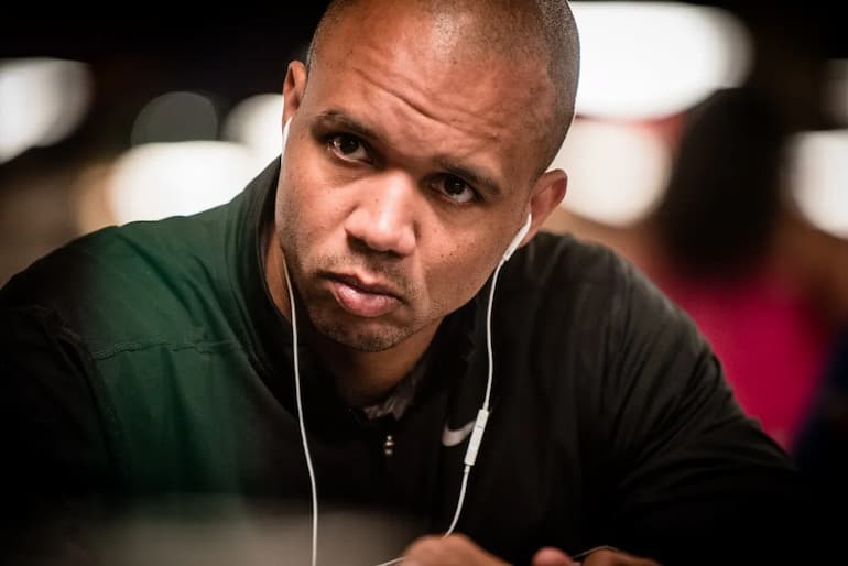 Phil Ivey in azione a Macao